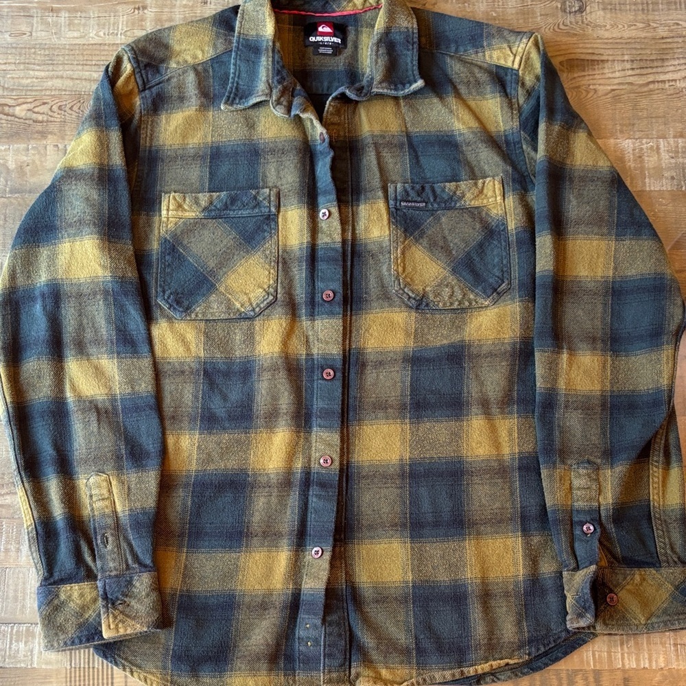Quiksilver Checkered Button-Up Flannel in Navy and Gold
